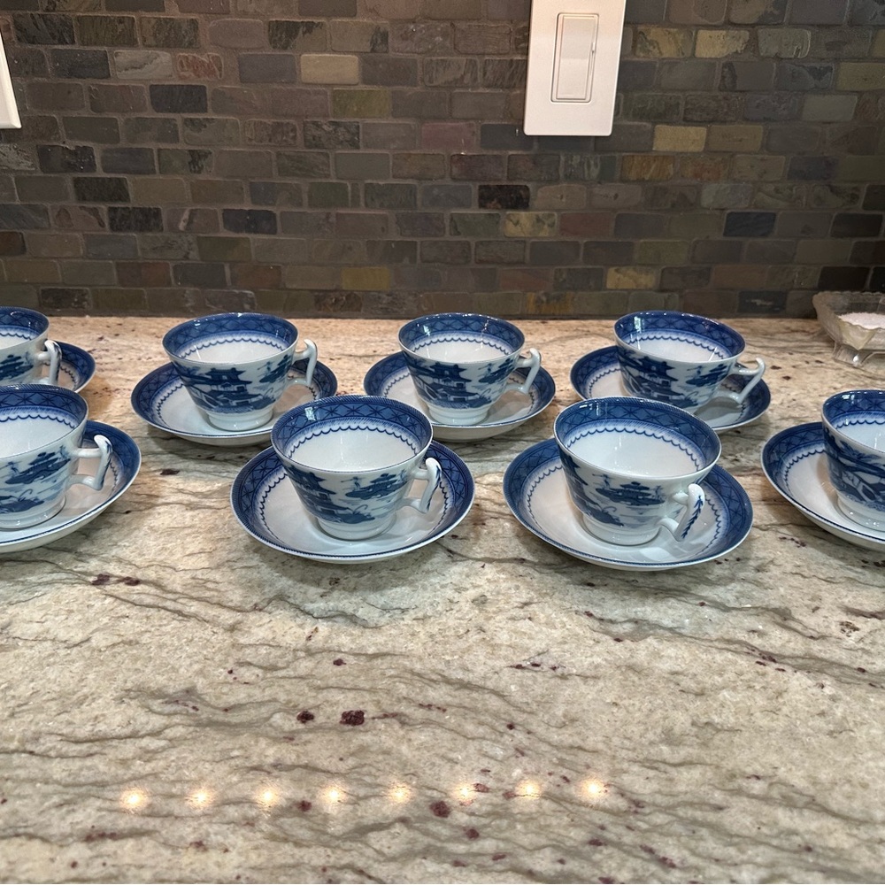 Mottahedeh Blue Canton Porcelain Cups, Sauces, Bread/butter plates